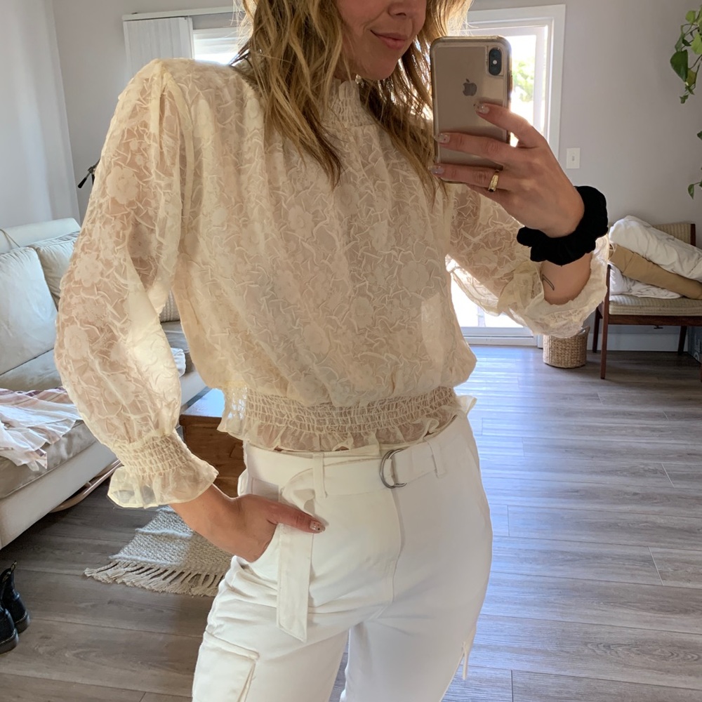 LACE BLOUSE